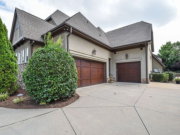 3rd image of 107 Wescoe Ct
