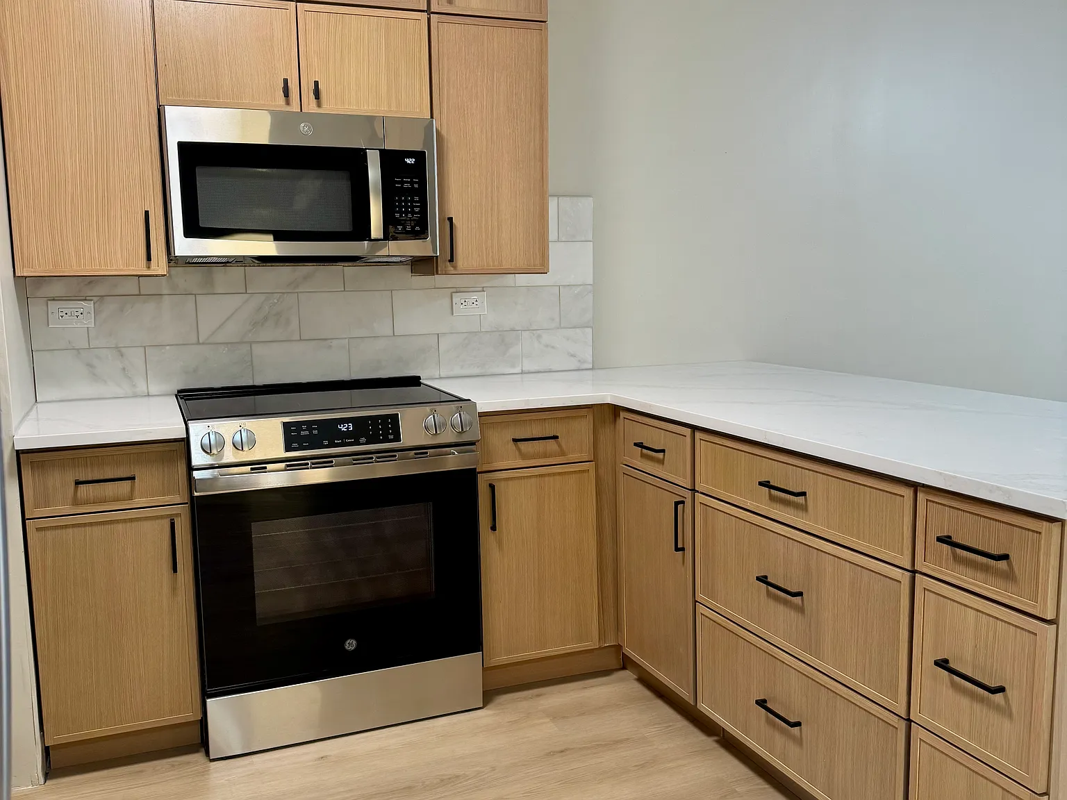 2 bed, 1000 sqft, $2,195 — Photo 2