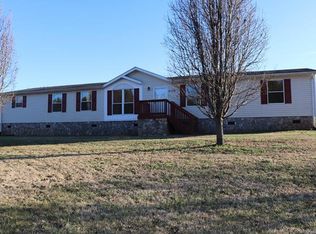 2128 Quarter Crest Dr, Newton, NC 28658