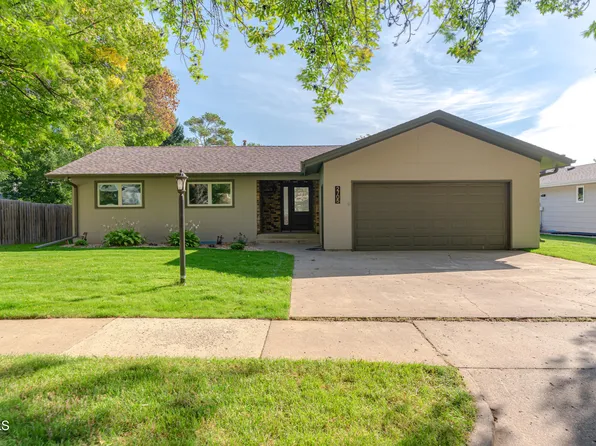 2705 Atlas Dr, Bismarck, ND 58503