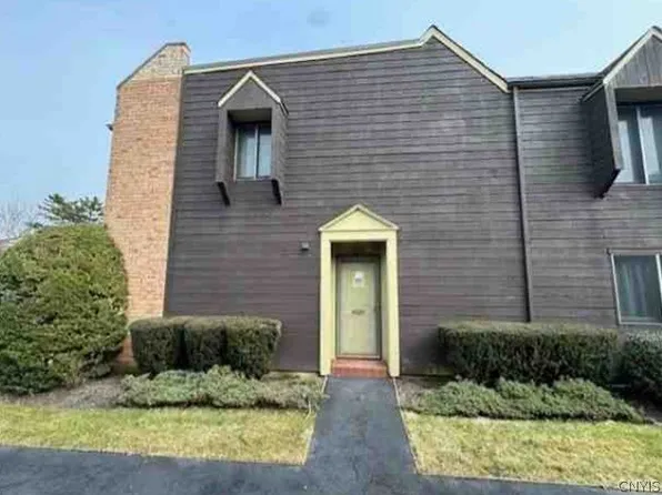 109 Southgate Dr, Massapequa Park, NY 11762