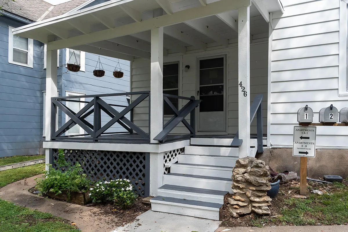 Building Photo - 426 Olive St