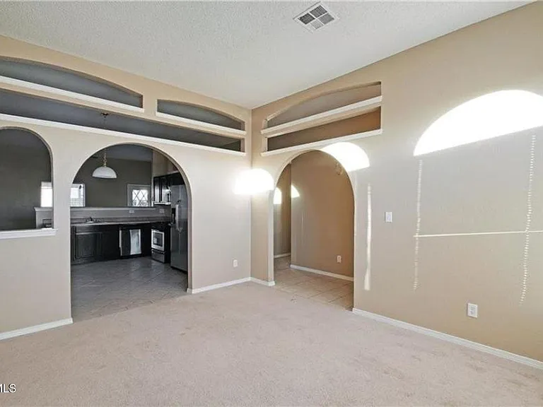 304 Jim Hofher Pl — Photo 5