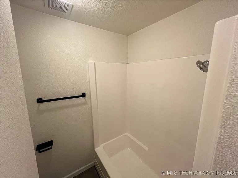 503 W Allen 5/b #5 — Photo 14