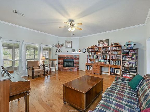 4th image of 1305 Danville Ct