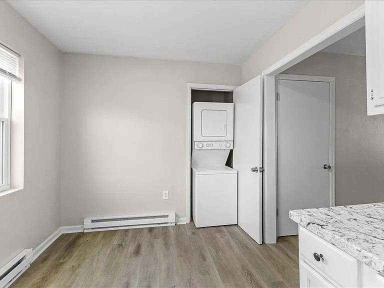 715 Bibb St NE — Photo 7