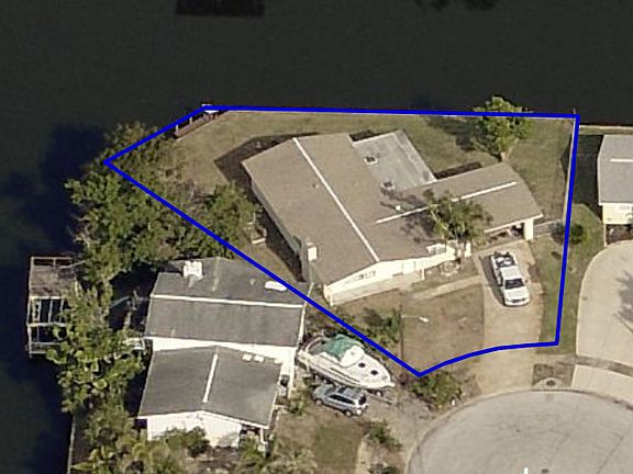 Aerial view, on cul-de-sac