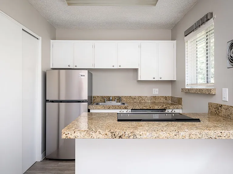 9550 SW Washington Dr — Photo 8