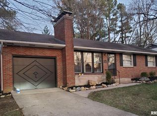 805 S Skyline Dr, Carbondale, IL 62901