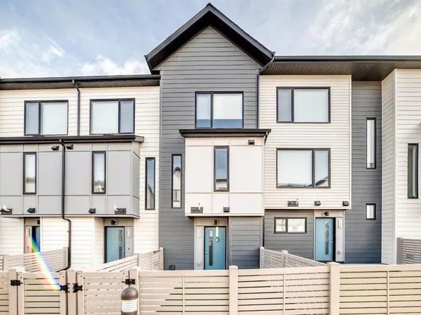 311 W Evanscrest Sq NW, Calgary, AB T3P 1S2