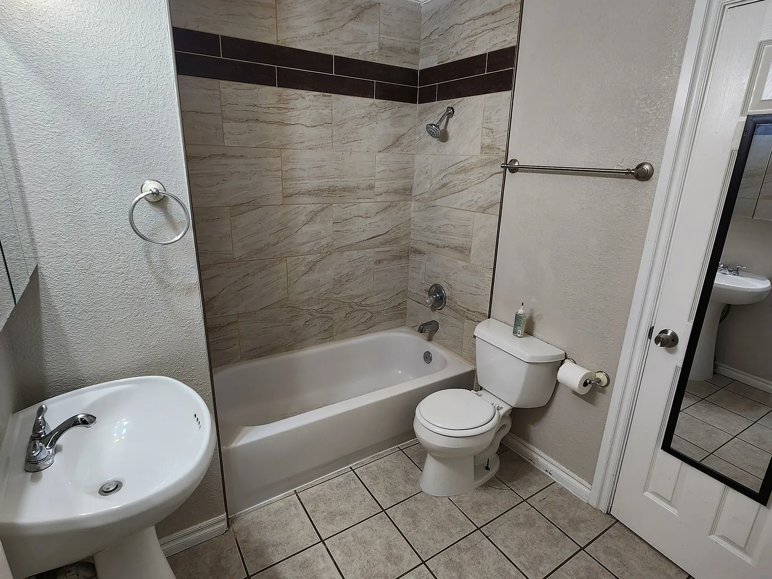 1020 E Gardena- Pierce - 1 — Photo 2