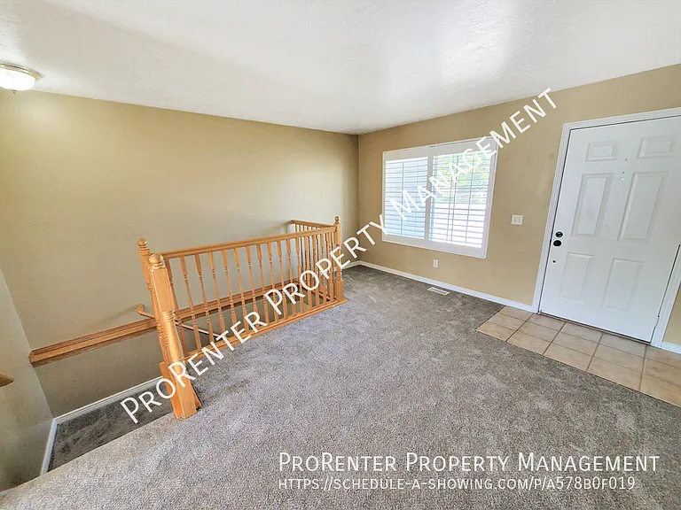 1488 Earl Cir — Photo 8