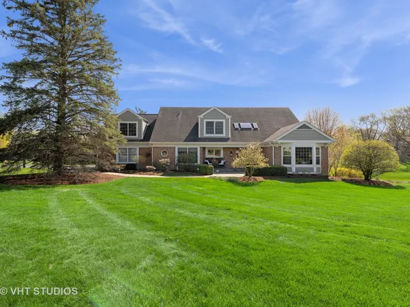 250 Surrey Ln, Barrington, IL 60010