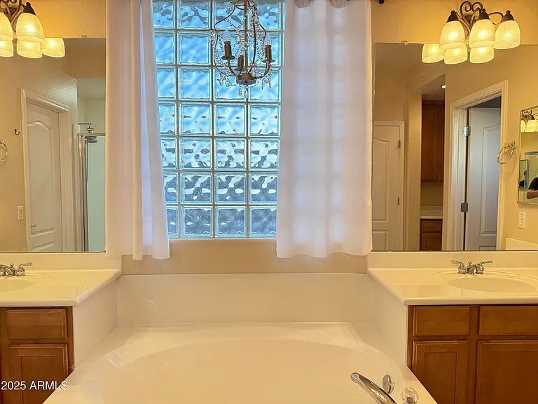 642 E Torrey Pines Pl — Photo 26