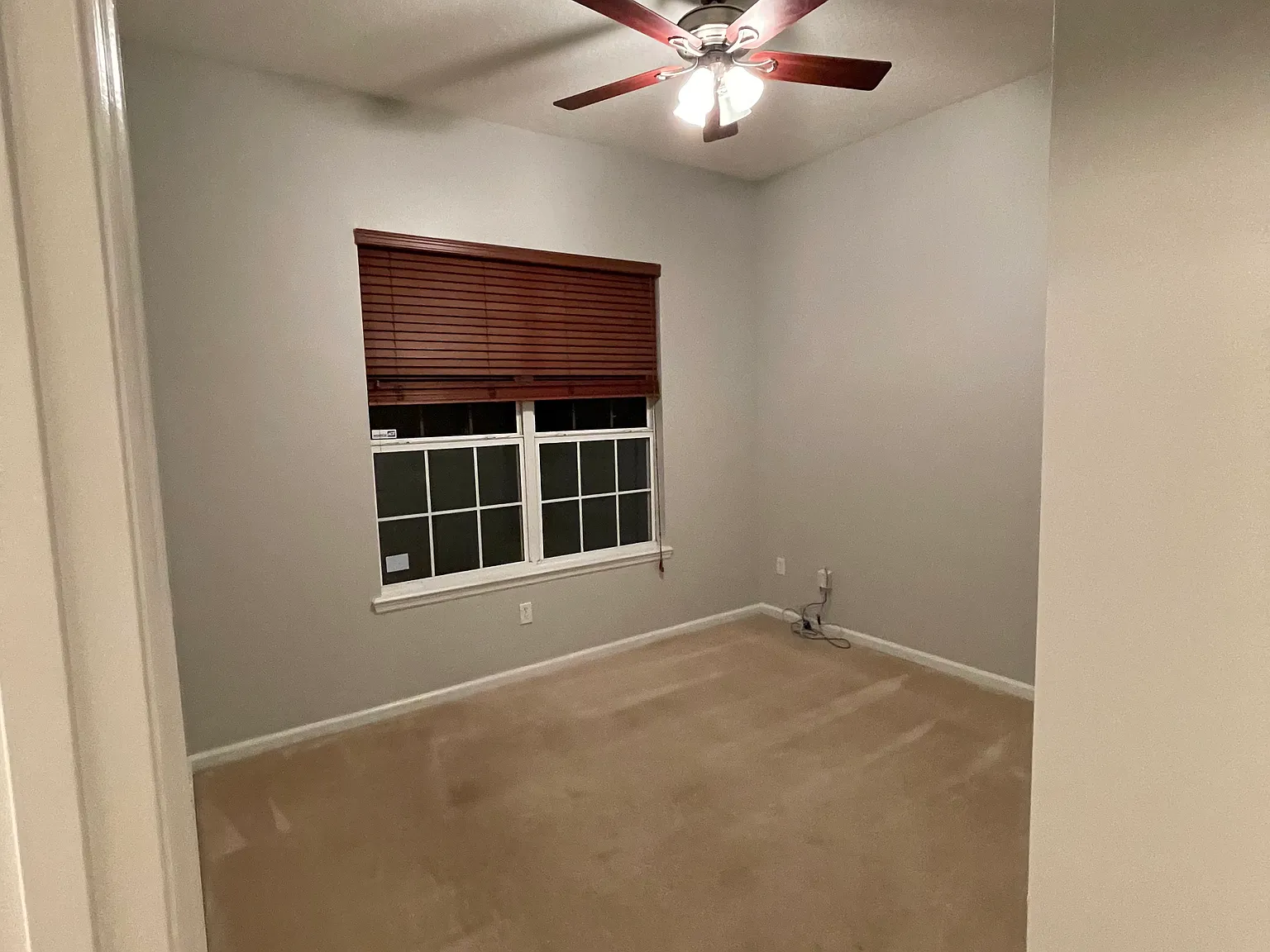 4 bed, 2049 sqft, $2,300 — Photo 3