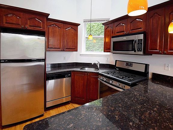 4th image of 133 Lafayette St APT 3R