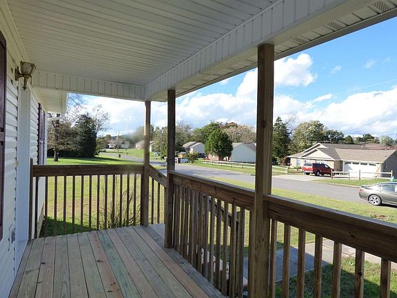 3rd image of 1108 Barker Dr
