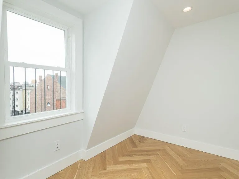 461 Massachusetts Avenue — Photo 29