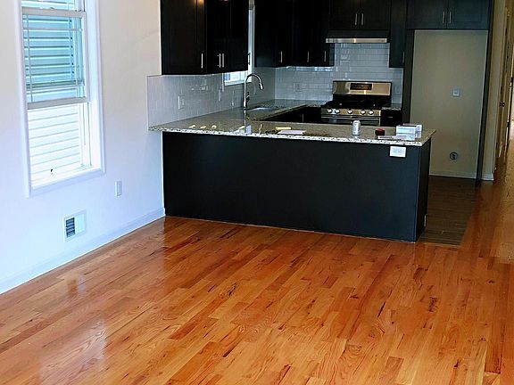 Modern kitchen with eat-in bar area
