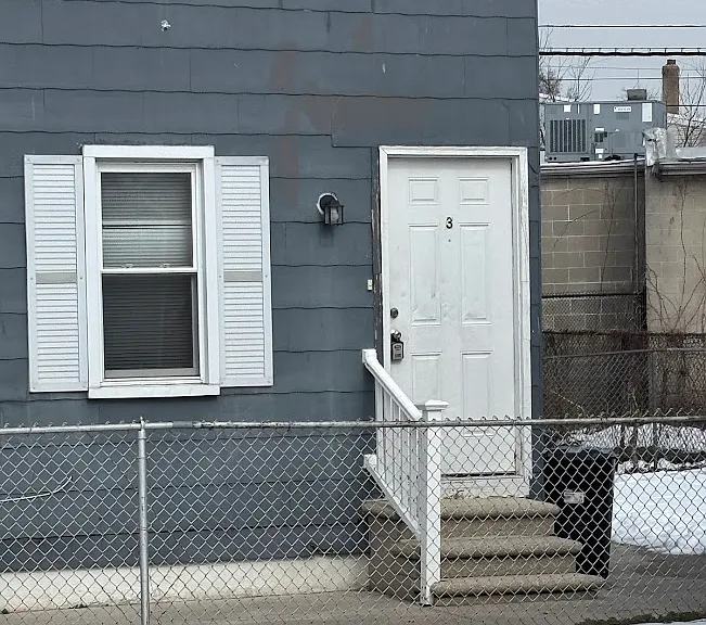 218-220 S Broadway #C — Photo 1