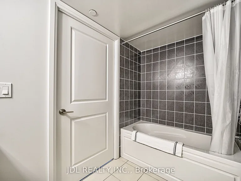 20 Meadowglen Pl #334 — Photo 25