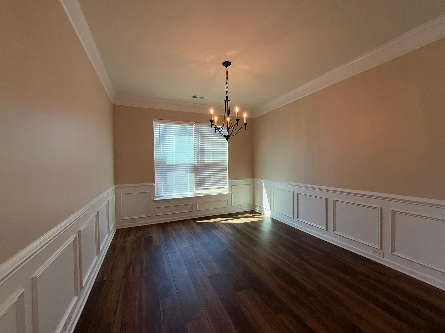 5 bed, 3042 sqft, $3,000 — Photo 4