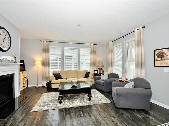 4th image of 15630 Simpson Ct
