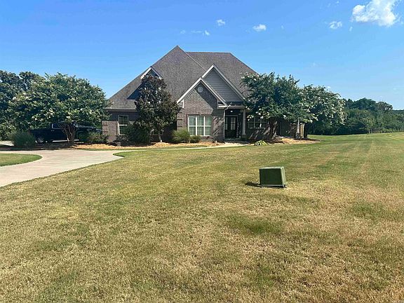 2nd image of 108 Brandi Ln