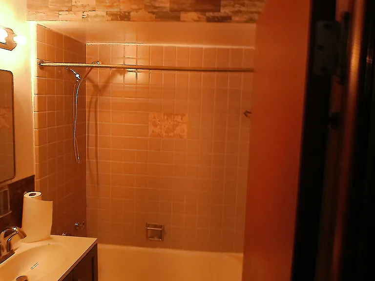 1135 W Atkinson Ave — Photo 15