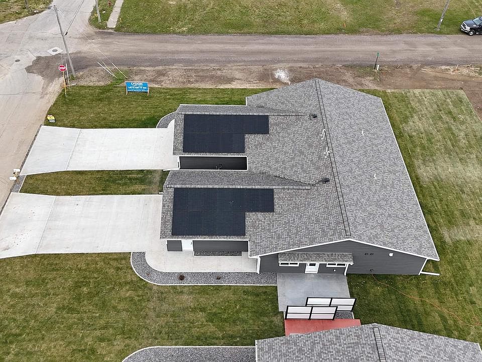 1st image of 703 Stelting Street