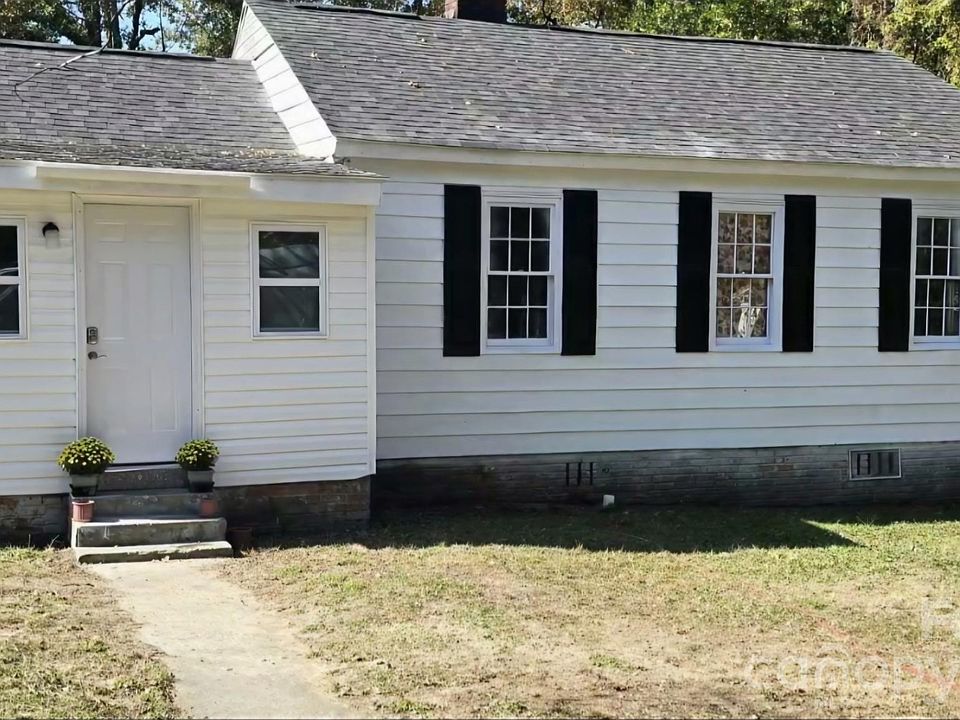 1st image of 4723 Linden St