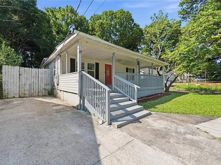3024 Grand Ave SW — Photo 2
