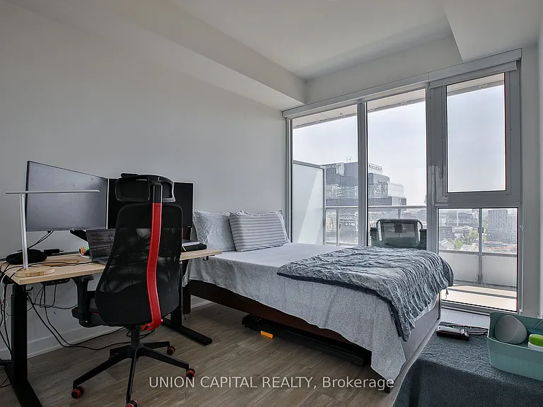 70 Princess St #1806E — Photo 11