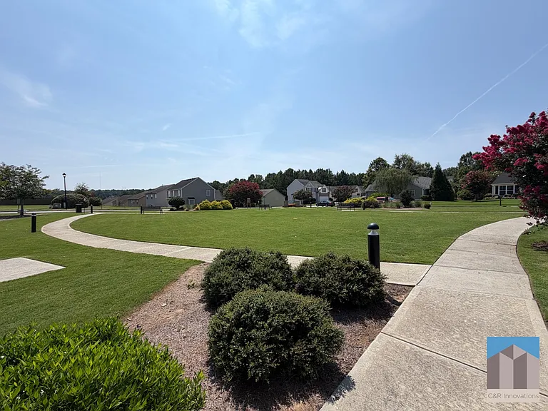 881 Franklin Mill Trce — Photo 44