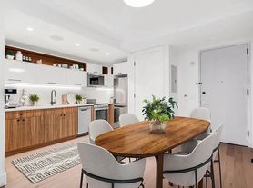 60 W 125th St