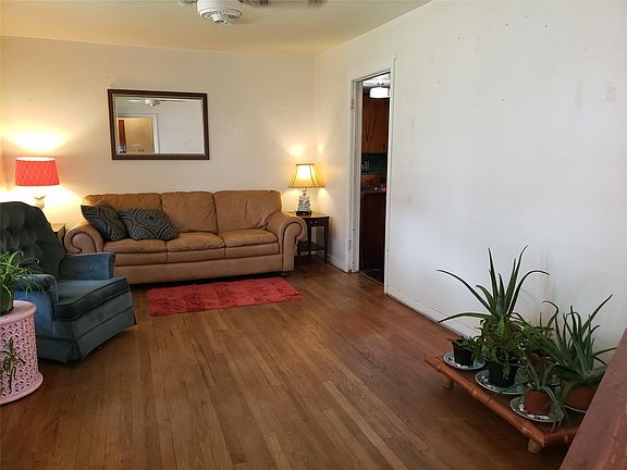 4th image of 5906 Leon St