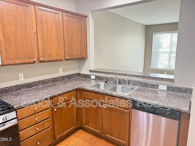 3102 Berkeley Springs Pl — Photo 5