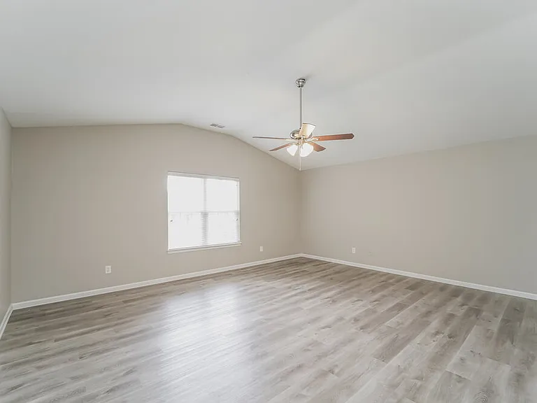 5824 Kelden Walker Ln — Photo 9