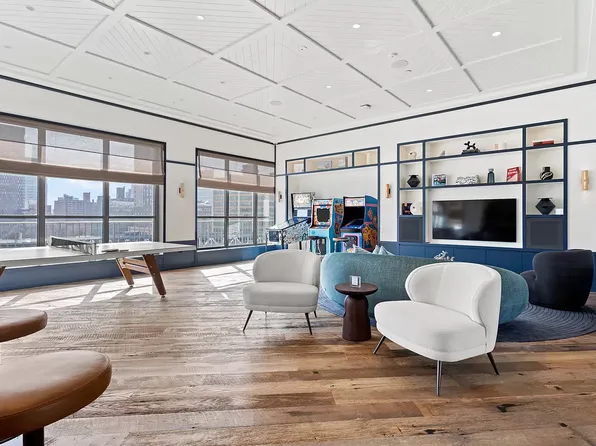 180 Front Street image 21 of 25