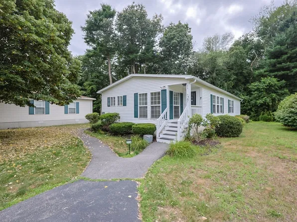 27 Fir Rd, Rockland, MA 02370