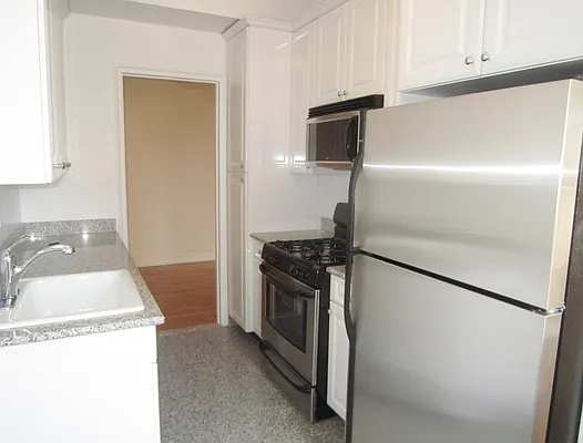 Rented by City Connections Realty | media 19