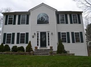 96 N Grove St, Middleboro, MA 02346