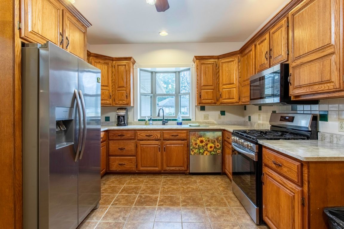 next background image