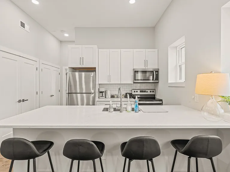 714 Maple St #4 — Photo 2