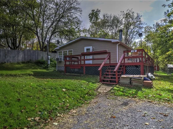 14 Schobey St, Union Springs, NY 13160