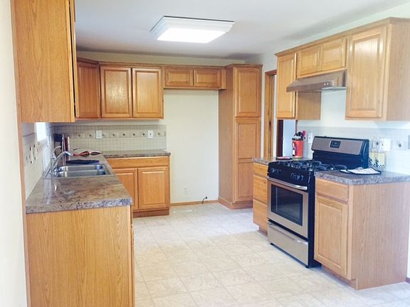 4th image of 1311 138th St E
