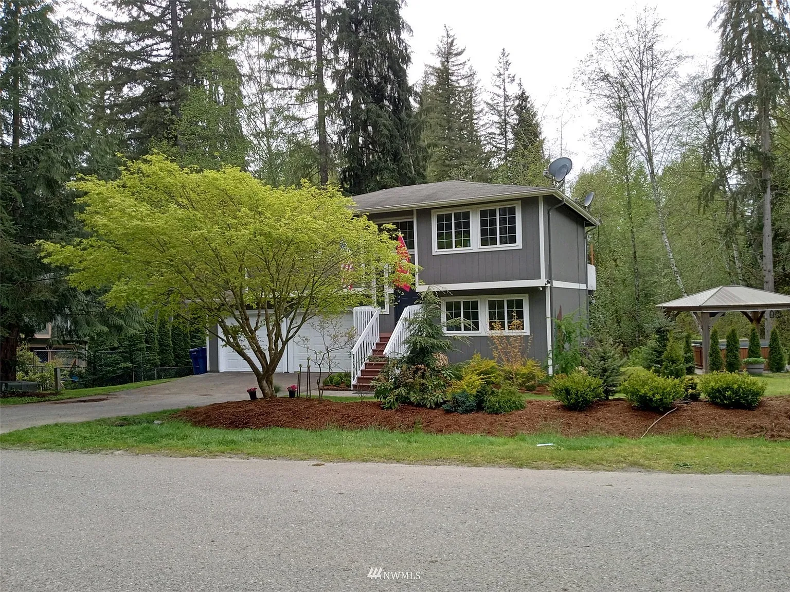 3604 230 Drive NE photo 1