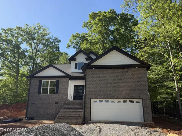 3185 Fairoaks Dr, Maryville, TN 37803