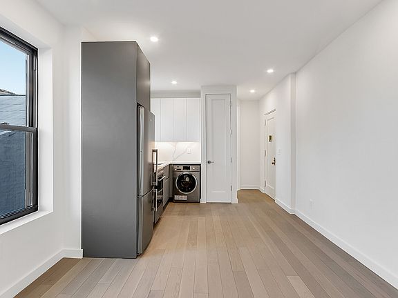 5th image of 15 Wyckoff St #18
