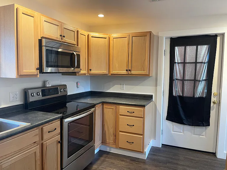5 Chadbourne Rd #4 — Photo 3